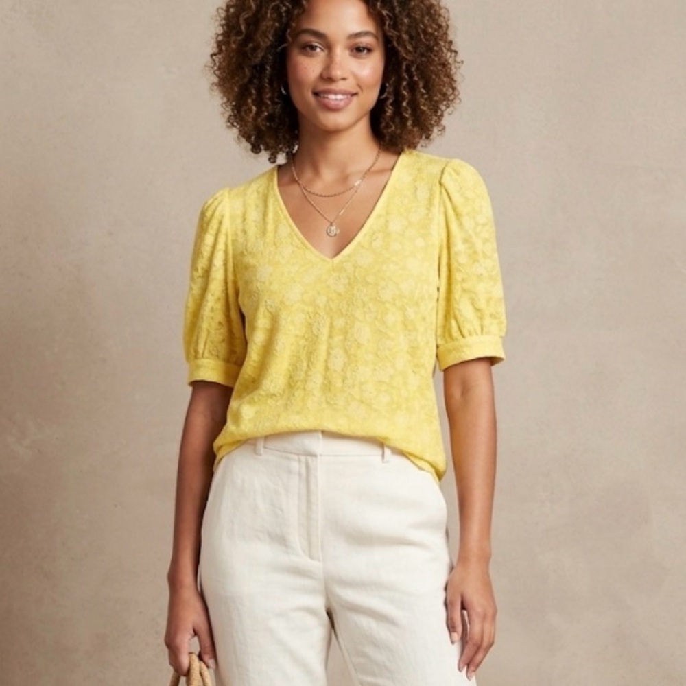 NWOT Treasure & Bond Yellow Floral Burnout Puff Sleeve V-Neck Top Size M